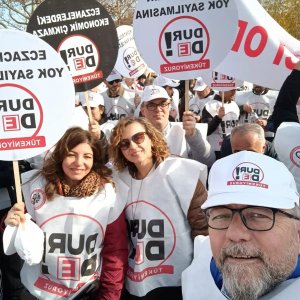 BÜYÜK ECZACI MİTİNGİ GERÇEKLEŞTİ