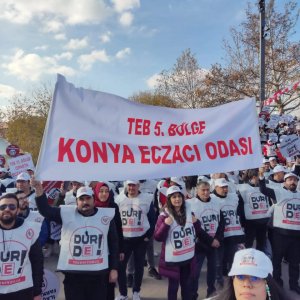 BÜYÜK ECZACI MİTİNGİ GERÇEKLEŞTİ